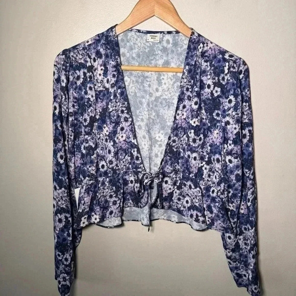 NWT  SUNDAY BEST PURPLE FLORAL TIE TOP M - Picture 3 of 7